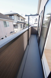 【バルコニー】 | 【仲介手数料無料！！】多摩市桜ケ丘1丁目　新築戸建て（全2棟）2号棟　6090万円