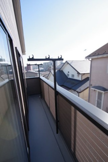 【バルコニー】 | 【仲介手数料無料！！】多摩市桜ケ丘1丁目　新築戸建て（全2棟）2号棟　6090万円