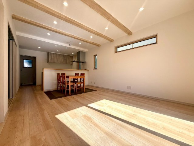 吾川郡いの町枝川4LDKの居間・リビング