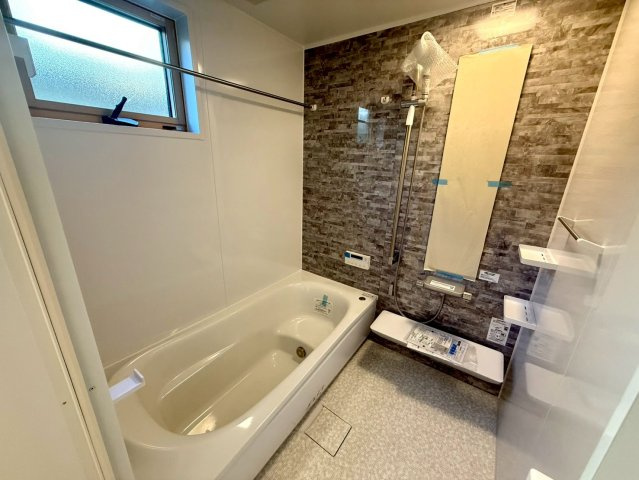 吾川郡いの町枝川4LDKの浴室|浴室乾燥暖房機付き！雨の日の洗濯も安心です