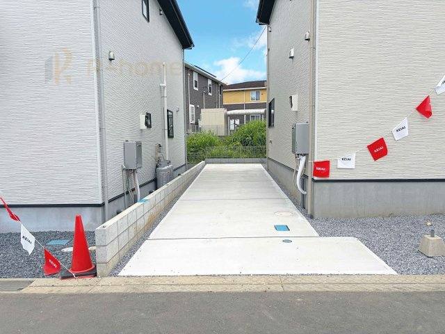 土浦市上高津2期　新築戸建て　3号棟の駐車場|カースペースは2台お停めいただけます♪