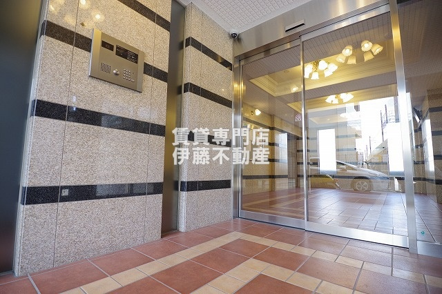 RAFFLE OZONEのエントランス