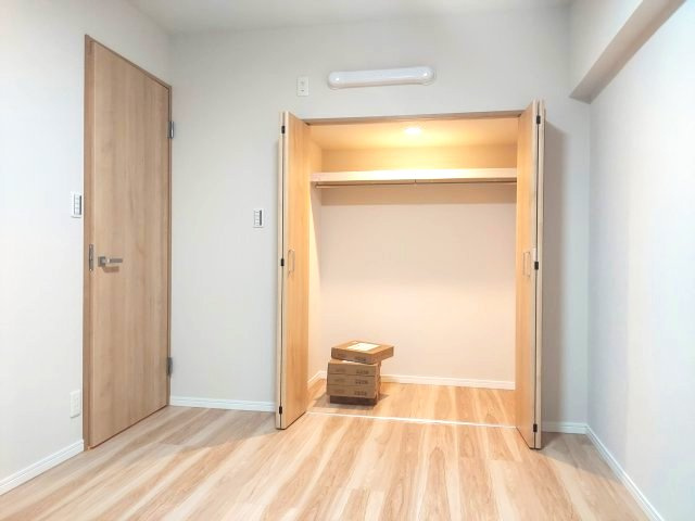 ローズハイツ宝塚の洋室|洋室約5.4帖