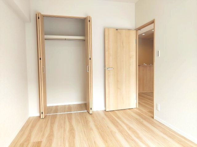ローズハイツ宝塚の洋室|洋室約5.5帖