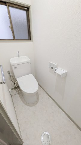 DAIKI TERRACE西原（西原８丁目借家　5号棟）のトイレ