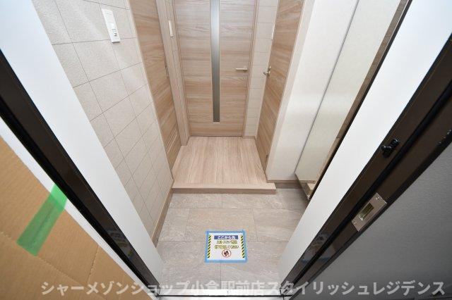 ＰＬＡＣＥ　ＣＯＵＲＴの玄関