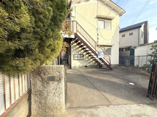 緑荘のエントランス