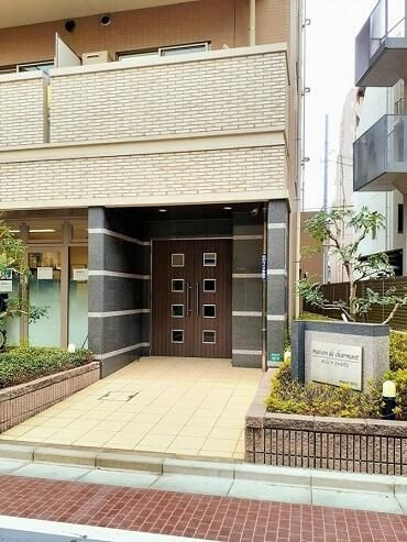 メゾンド・シャルマンのエントランス