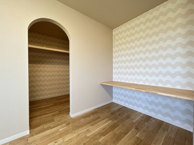 南国市大そね甲未使用一戸建てのその他|主寝室のデスクカウンターは書斎やメイクスペースとして活用！
