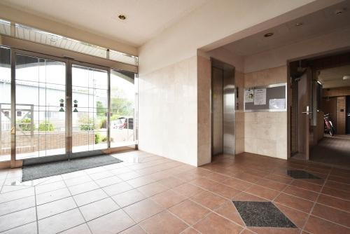 シャルマン塔原のロビー