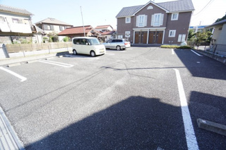 【駐車場】