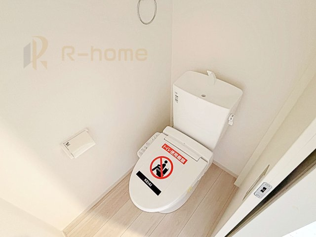 土浦市上高津2期　新築戸建て　6号棟のトイレ|温水洗浄便座付きのトイレ。
トイレが２ヵ所設置で朝の忙しい時間でも安心です。