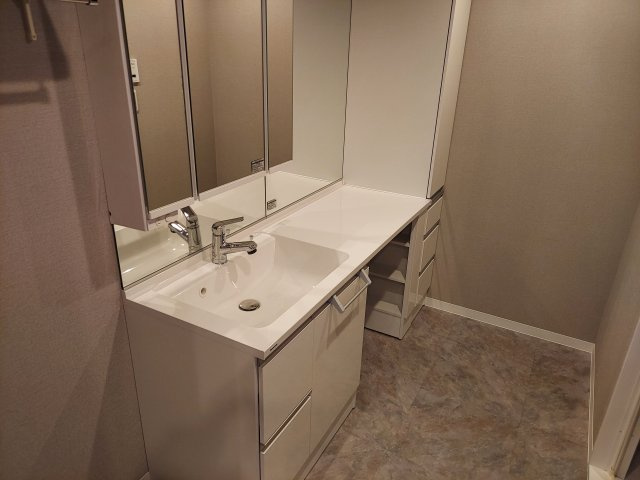 藤和ライブタウン宝塚の独立洗面台|洗面台