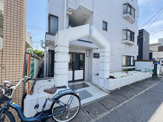 ハイツ松戸Ⅱのエントランス