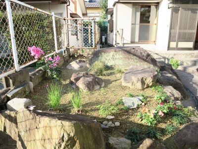 【庭】 | 八本町貸家 | 小さなお庭でガーデニングはいかがですか？