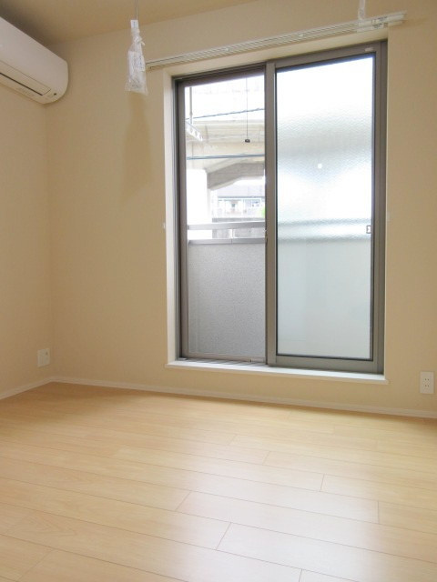 Ｃｏｍｆｏｒｔ　田端の寝室|キレイなフローリングのお部屋です