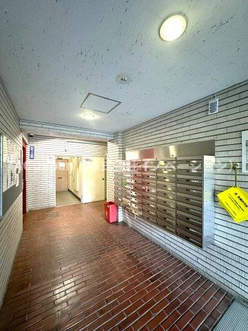 お花茶屋ダイヤモンドマンションのその他共用部分|しっかりと管理されたロビー。ここから始まる毎日には、静かな自信と豊かな時間が息づいています。