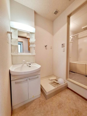 クレール逗子の洋室