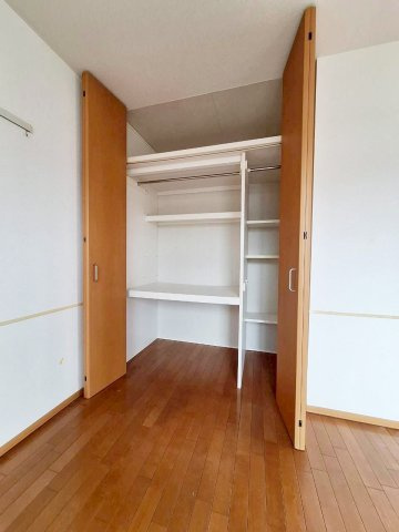 クレール逗子の収納|天井までの高さと奥行きのある収納