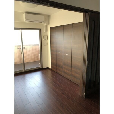 【居間・リビング】 | グランカーサ難波元町 | 使いやすい洋室です