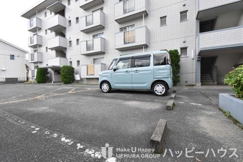 ビレッジ都府楼IIの駐車場