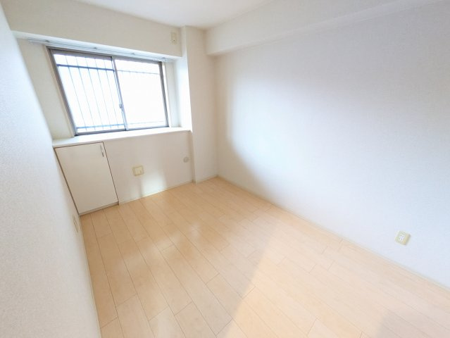 第16シントウキョウビルの居間・リビング