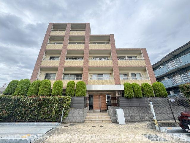 第16シントウキョウビルの外観