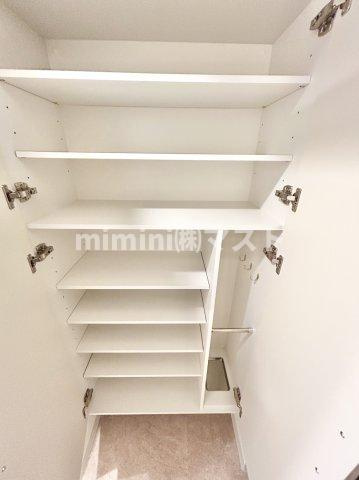 大阪市西区本田２丁目の賃貸マンションの玄関