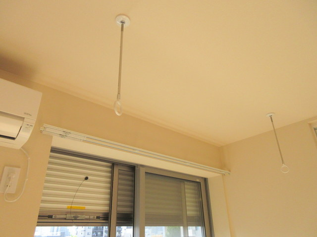 ヘーベル　フロイデ　北千住の設備|★室内物干しフック＆防犯シャッター★