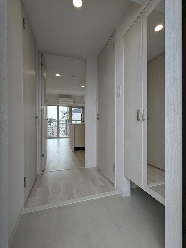 エスリード神戸三宮ヒルズの玄関