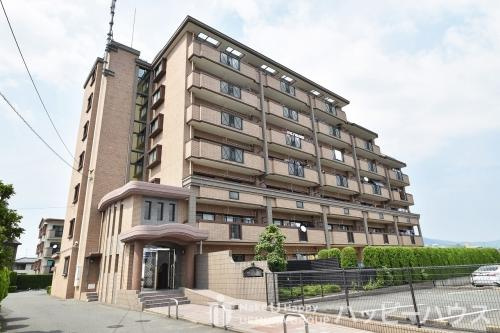 プレステージ塔原の外観