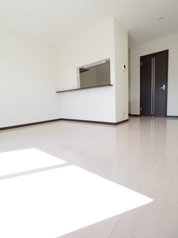 小平市津田町３丁目のアパートの居間・リビング