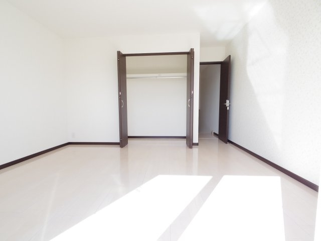 小平市津田町３丁目のアパートの洋室