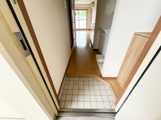 フィットハイム日の出の玄関