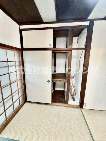 東大阪市西石切町2丁目一戸建の収納