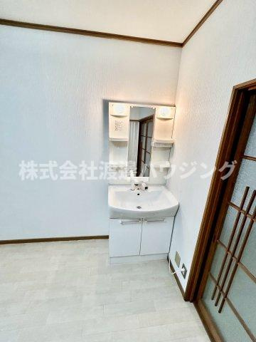 東大阪市西石切町2丁目一戸建の洗面所|独立洗面