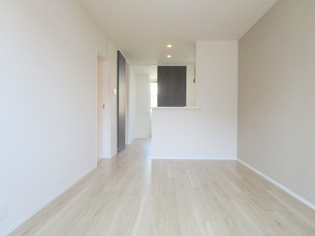 メゾンダイヤーズⅠの居間・リビング|★南向きの明るいお部屋★