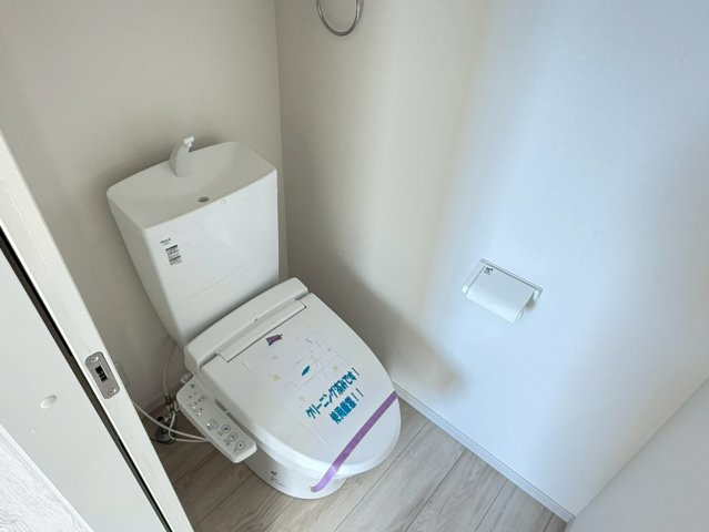 川越市木野目1期　新築一戸建て　1号棟のトイレ|落ち着いた色調のトイレです