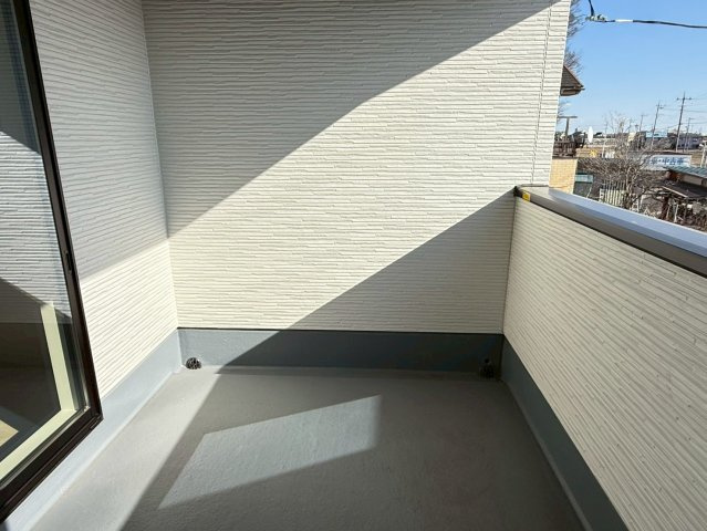 川越市木野目1期　新築一戸建て　1号棟のバルコニー|外からの目が気にならないバルコニーで洗濯物が干せます