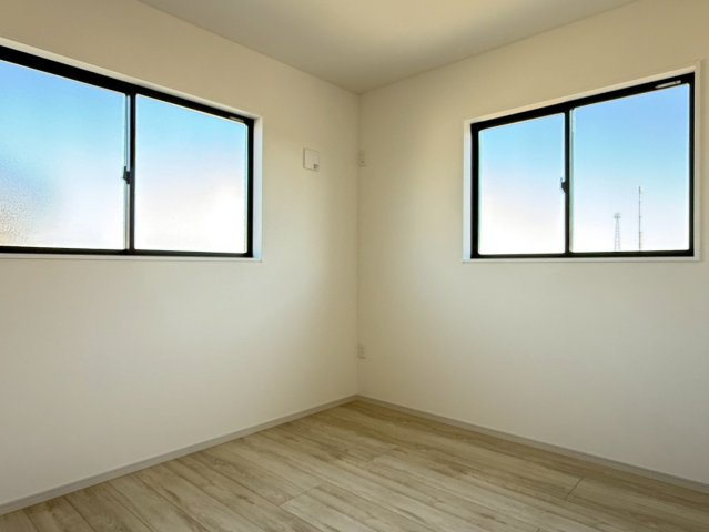 川越市木野目1期　新築一戸建て　1号棟の洋室|落ち着いた色調の洋室です