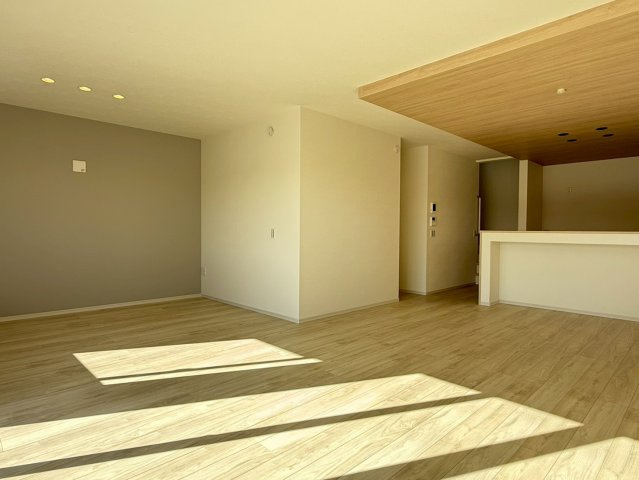 川越市木野目1期　新築一戸建て　1号棟の居間・リビング|使いやすいリビングです