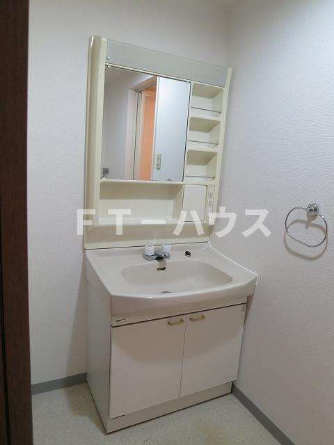 ホーム上の台の洗面所