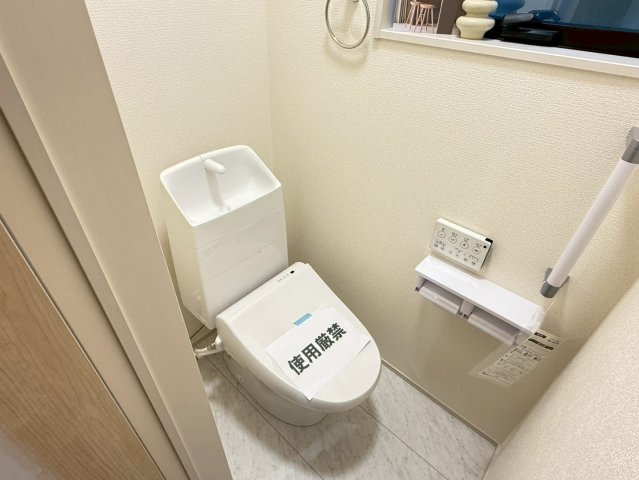 川越木野目　新築一戸建て　２号棟のトイレ|ゆったりとした空間のトイレです