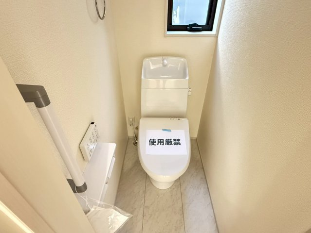 川越木野目　新築一戸建て　２号棟のトイレ|清潔感のあるトイレです