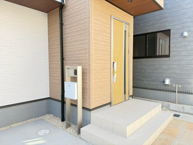 川越木野目　新築一戸建て　２号棟の玄関|落ち着いた玄関です
