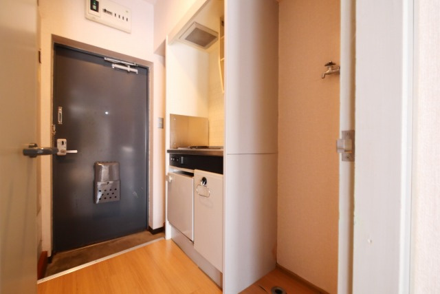 ウイングピア二日市の玄関