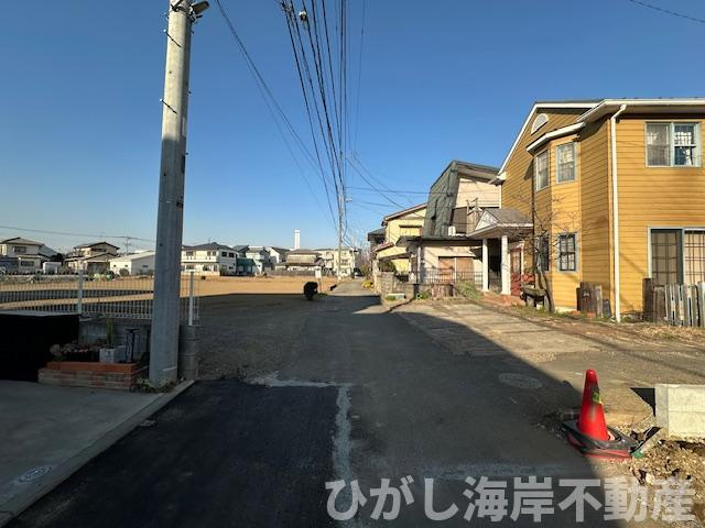 茅ヶ崎市萩園　新築戸建　全２棟の前面道路含む現地写真|1月16日撮影　建築中　現地外観