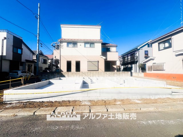 羽村市緑ヶ丘2丁目　全1棟の外観|【restful residence】
◆日々の暮らしの中で◆少し照明を意識すると住空間がよくなり安らげる住まいへと変わって行く。ダウンライトの明かりと、広い空間で家族の暮らしが向上する。