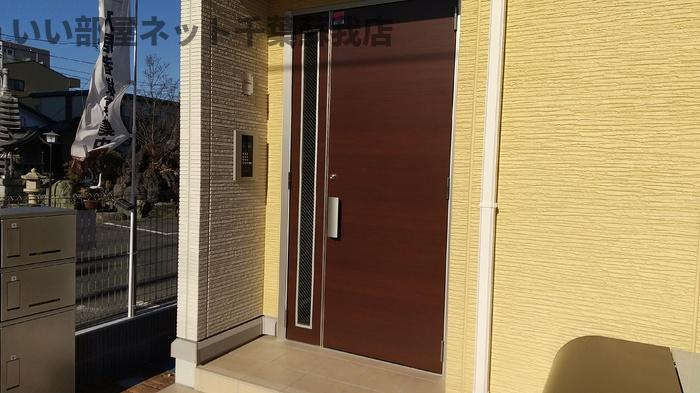 エスペランサ八幡宿のエントランス|ゆとりのあるエントランスです