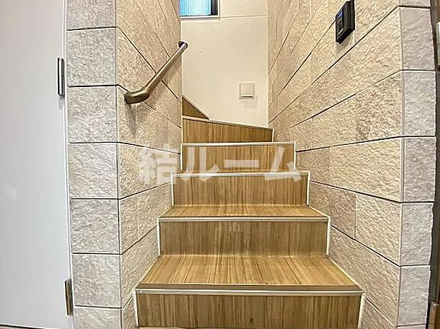 豊島区南長崎５丁目の賃貸マンションのエントランス